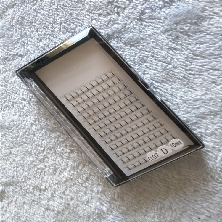 Chinese Eyelashes Vendor Wholesale Per-made Fans Eyelashes in a Good Quality